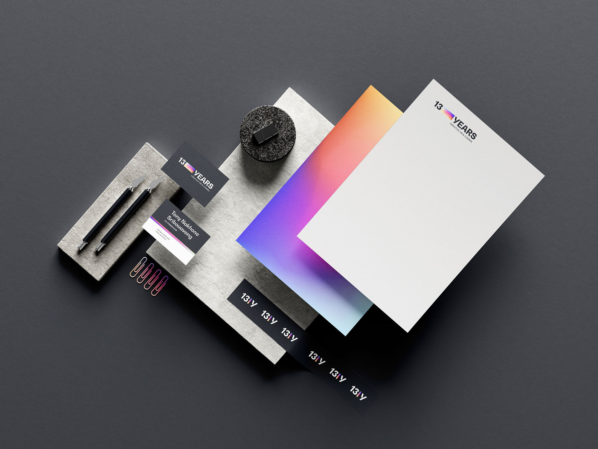 Mockup 13 Y Branding