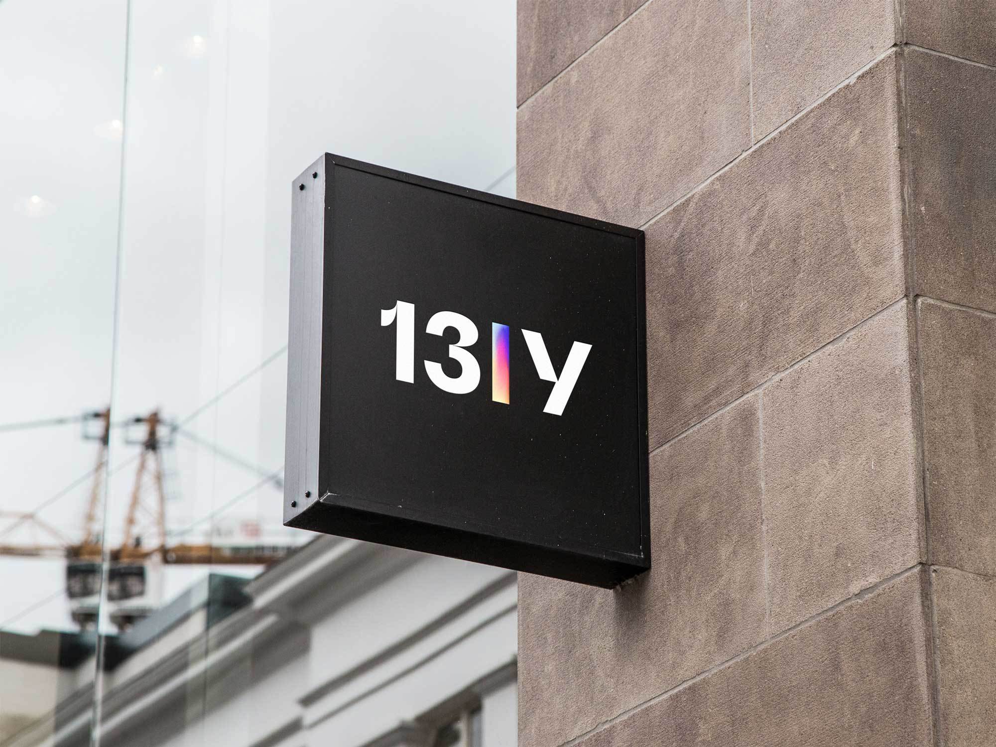 Mockup 13 Y Sign